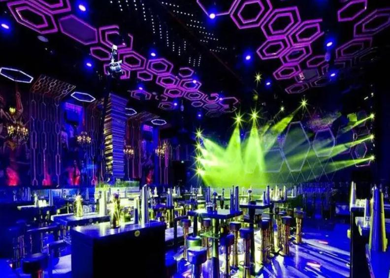 酒吧亮化工程：照亮夜生活，營造獨特氛圍