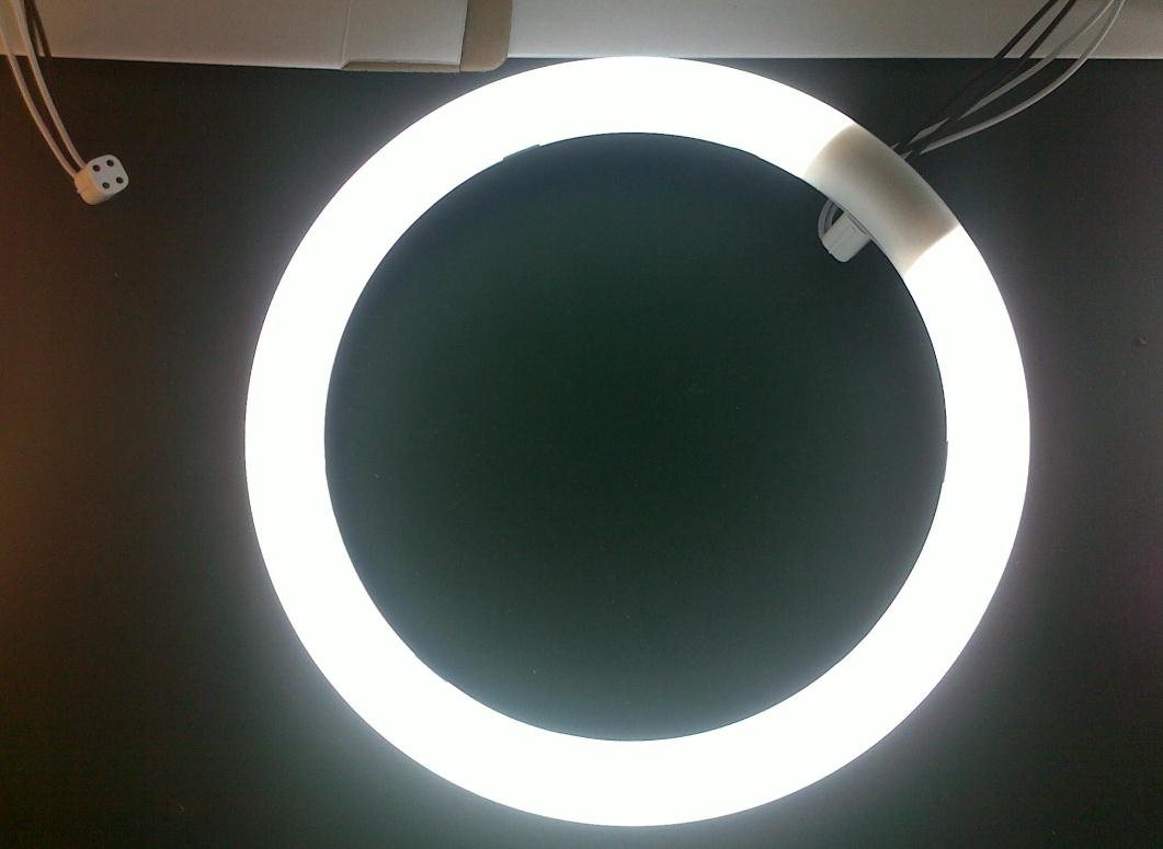 LED環(huán)形燈：打造炫酷氛圍的必備選擇